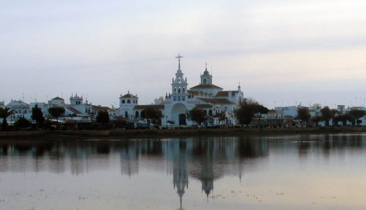 Las Casas de la Virgen del Rocío a través de la Historia por Javier Coronel