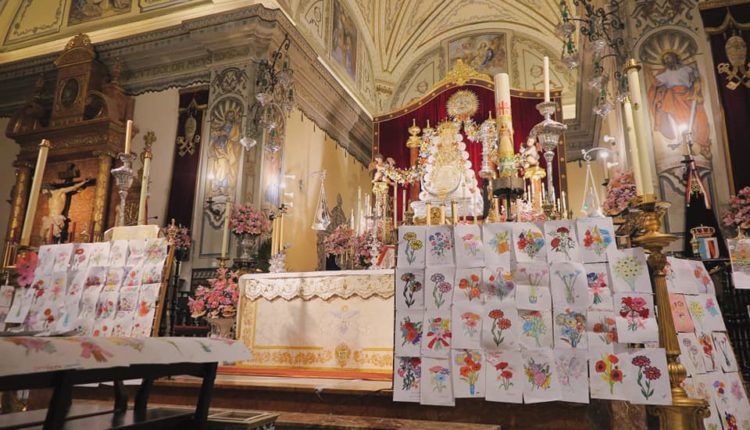 COLOREA FLORES para la Virgen y el Pastorcito