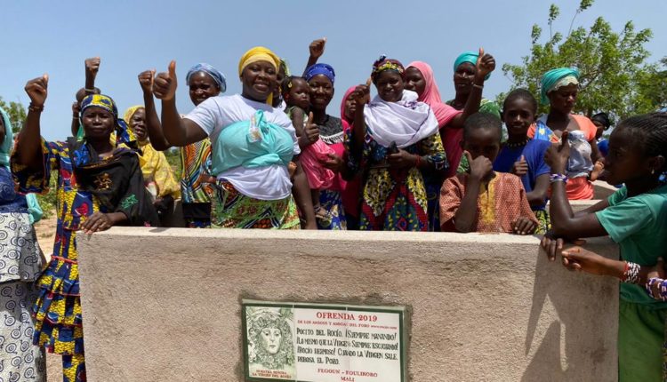 Fotos y Vídeos de la Ofrenda del Foro 2019 – POZO DE AGUA PARA COOP. AGRICOLA DE MUJERES EN MALI