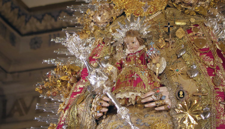 La Virgen del Rocío y el Pastorcito estrenan para la Navidad 2020