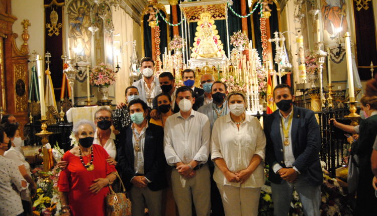Hermandad de Emigrantes – Lleva flores a la Blanca Paloma el día de la venida del Espíritu Santo