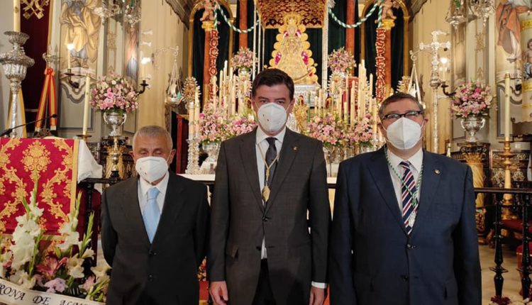 Tres Presidentes de la Hdad. Matriz ante la Virgen en el Pentecostés de 2021