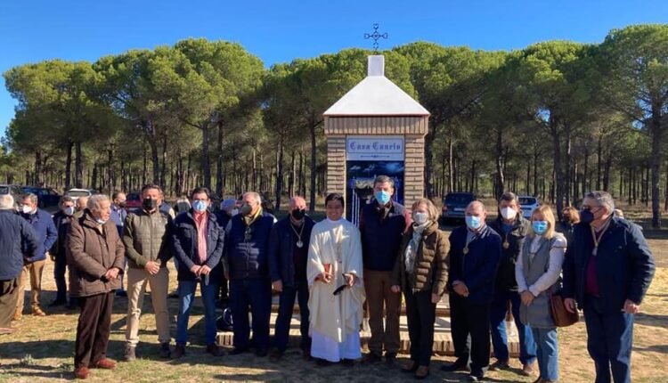 Bendecido un Monolito a la Virgen del Rocío en el Camino de Bonares