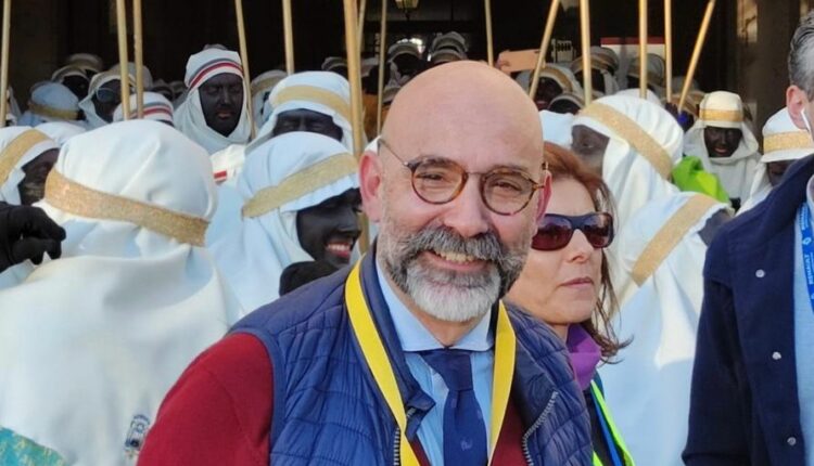 El director artístico de la Cabalgata de Sevilla Manuel Jesús Corral Zambruno Pregonará la Romería del Rocío en la Hermandad de Alicante.