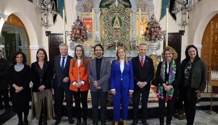 Hermandad de Huelva – Restauración del Simpecado