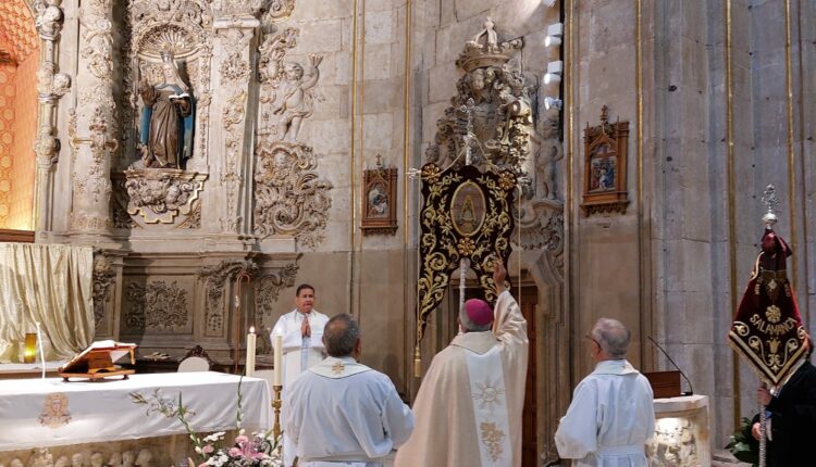 Hermandad de Salamanca – Bendición de su nuevo Simpecado