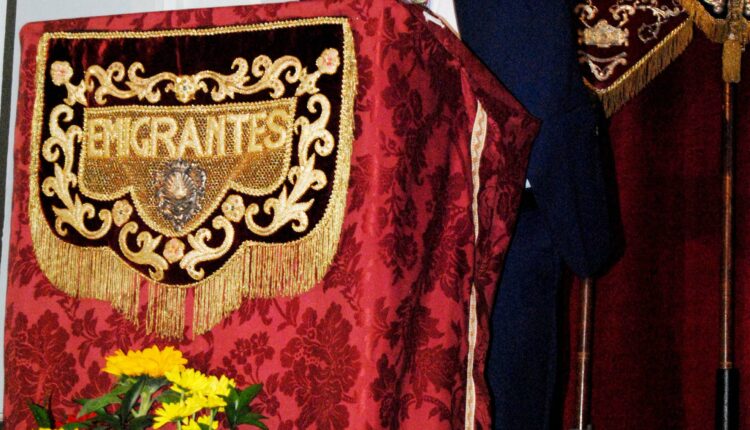 Hermandad de Emigrantes – Juan Manuel Garrido llena los corazones de Emigrantes con «Anoche soñé Rocío …»