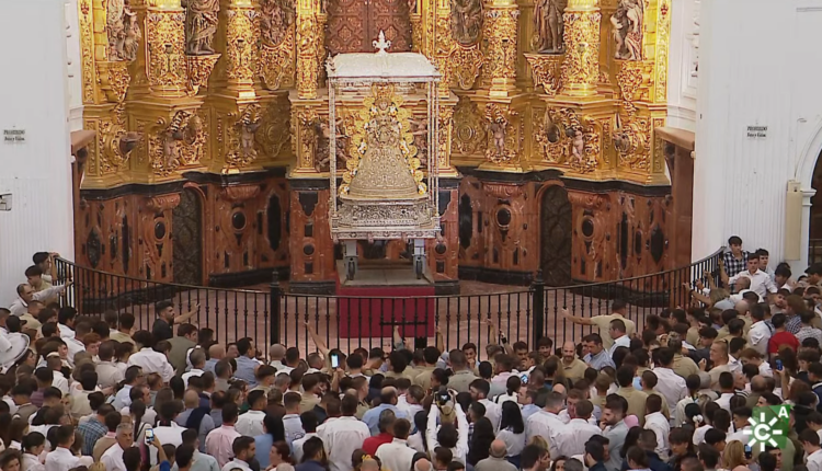 Vive el salto a la reja , la procesión y la entrada de la Virgen del Rocío 2023 con Canal Sur TV