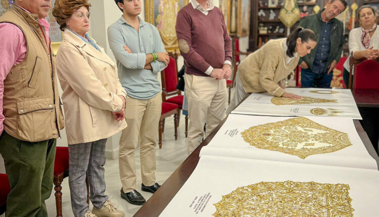 Virgen del Rocío – El traje de Huelva
