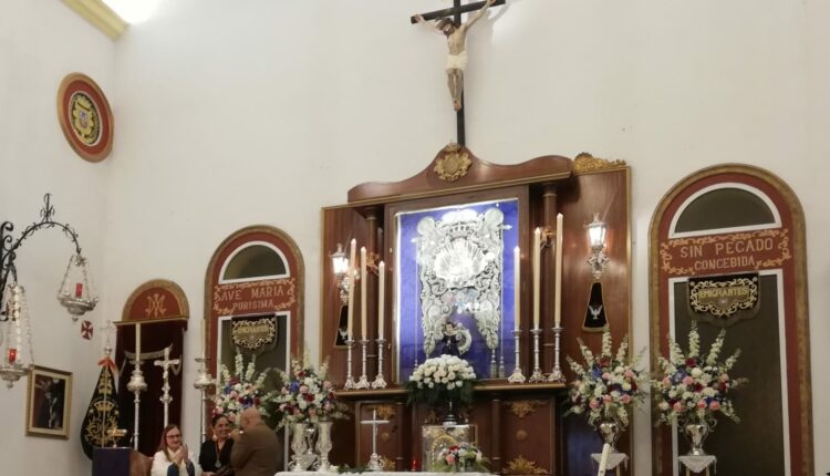 Hermandad de Emigrantes – Mariola Figueredo emociona con su exaltación en la capilla de Emigrantes