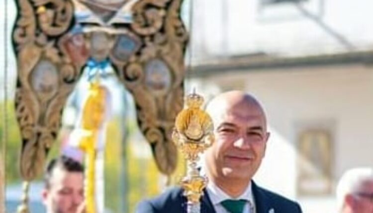 Hermandad de Emigrantes – José Francisco Garrido: La voz de la hermandad y su mensaje de unión para los romeros de Emigrantes