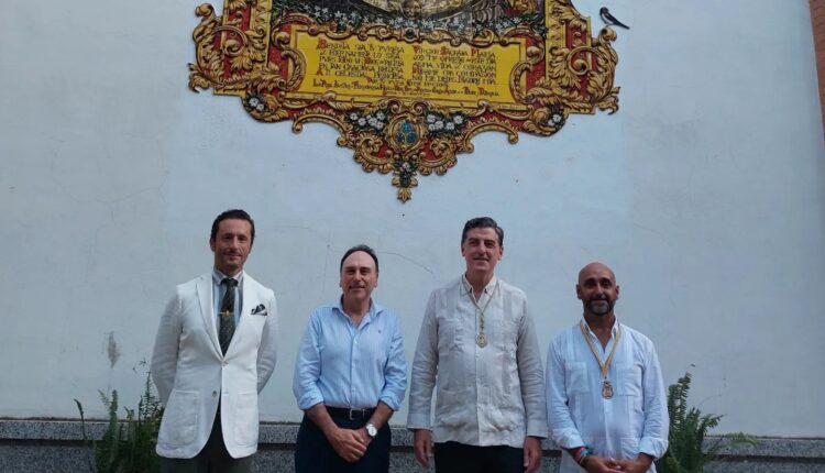 Bendición del nuevo retablo cerámico de la Virgen del Rocío en la Parroquia de V.  de Dolores en el El Cerro del Aguila,