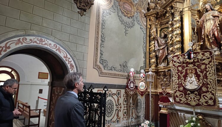 La Hermandad del Rocío de Barcelona recibe la visita del heredero al trono de Italia