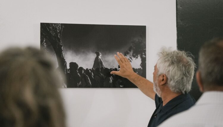 La Hermandad Matriz inaugura “Traslado”, la mirada de un fotógrafo portugués a la Venida de la Virgen
