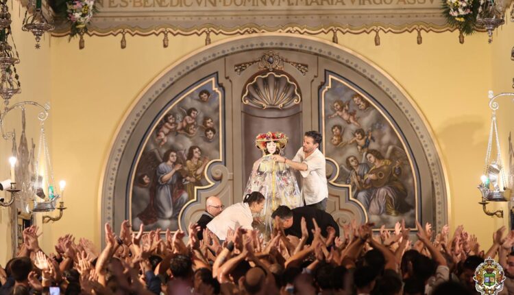Venida de la Virgen del Rocío – Camino, entrada en Almonte y parroquia de la Asunción